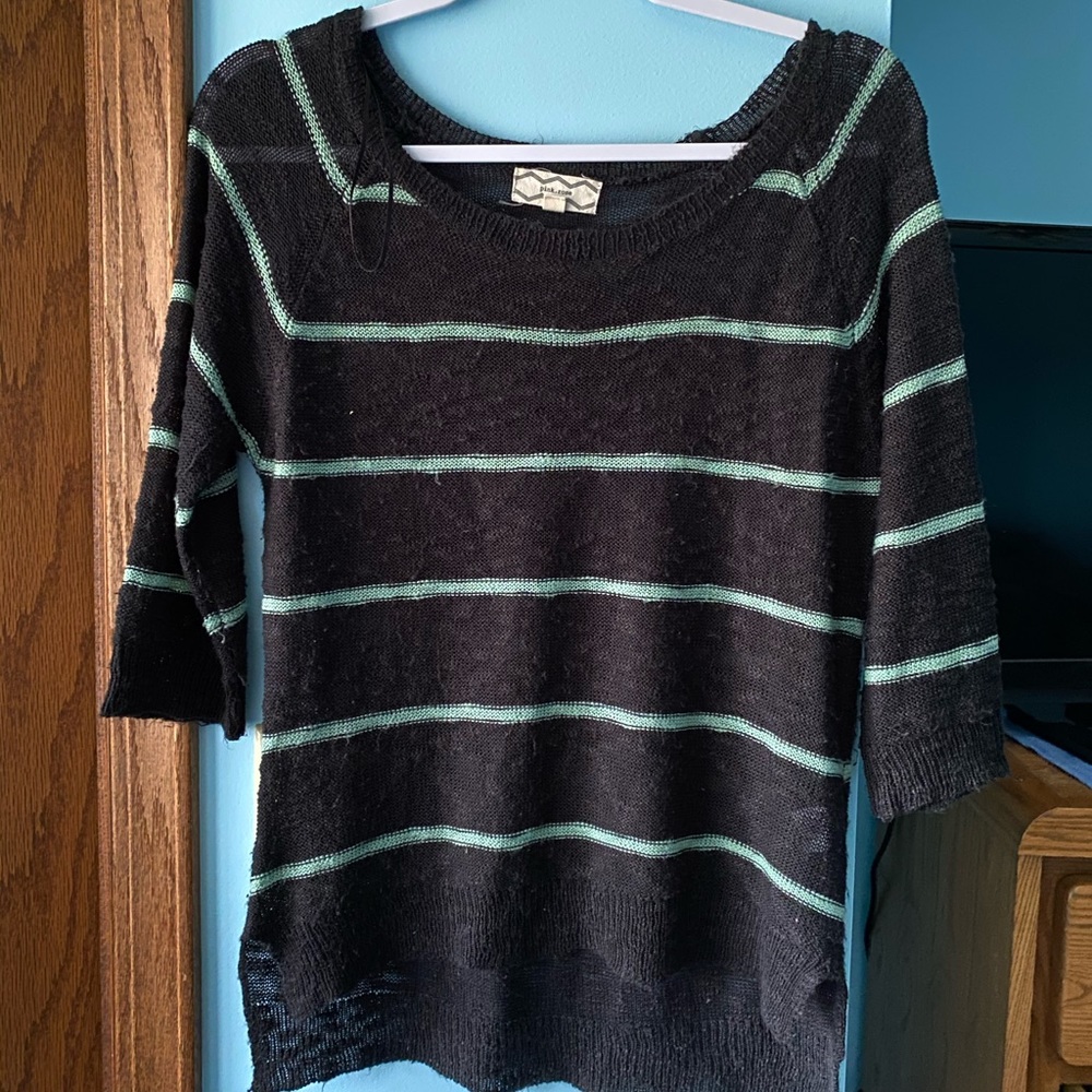 Brand: pink.rose // Charlotte Russe
Color: Black & Blue
Size: L
